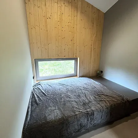 Graniasty - Nowoczesny Z Basenem Nyaraló Smazyno