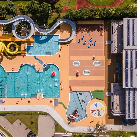 Nyaraló Graniasty - Nowoczesny Z Basenem