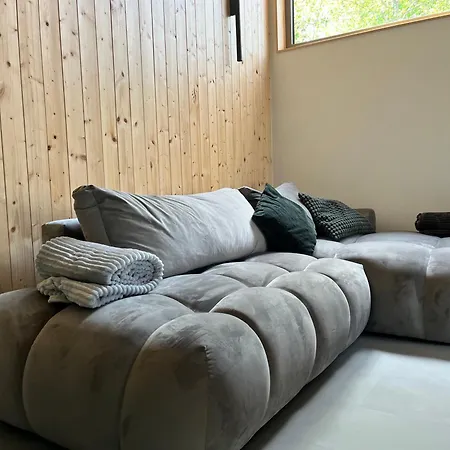 Graniasty - Nowoczesny Z Basenem בית נופש